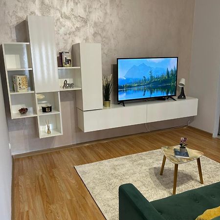 Luxury Studio Ploieşti Eksteriør bilde