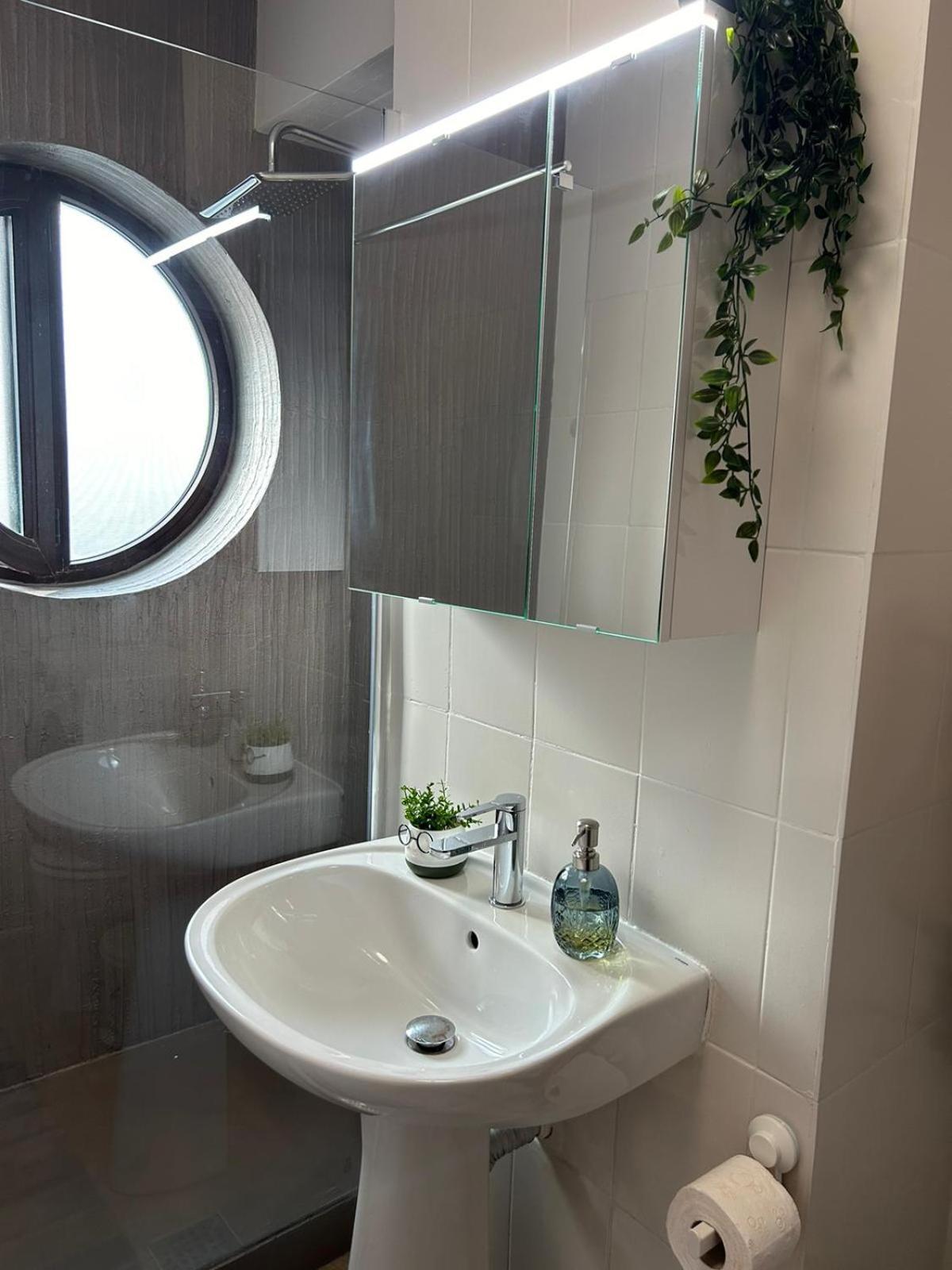 Luxury Studio Ploieşti Eksteriør bilde
